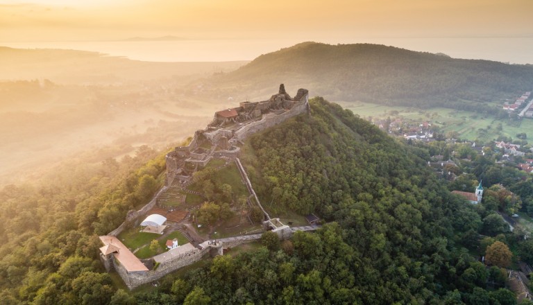 Die Burgruine Szigliget am Balaton Ungarn