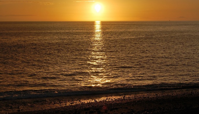 Sonnenuntergang am Strand von Puerto Naos.